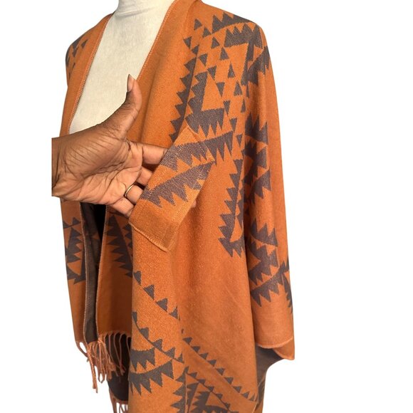Aztec Southwestern Poncho Reversible Wrap Warm Soft With Fringe One SZ - Picture 4 of 7